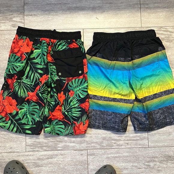 Bundle of 2 Boys Swim Trunks- Size 14/16 - Picture 6 of 6